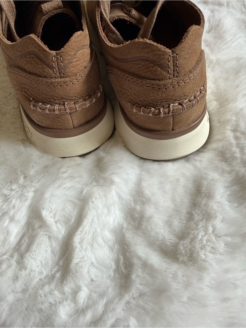 NWOB UGG Lowmel Chestnut Nubuck Leather Sneakers Women’s - Picture 10 of 12